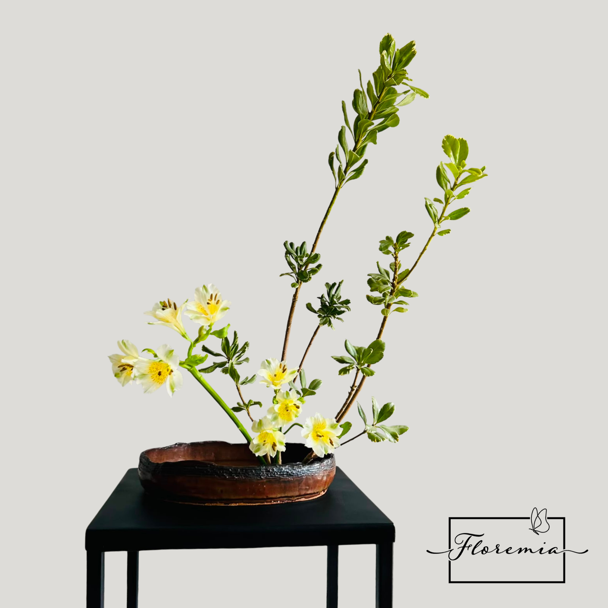 Tipo Ikebana Primaveral Tono Amarillo