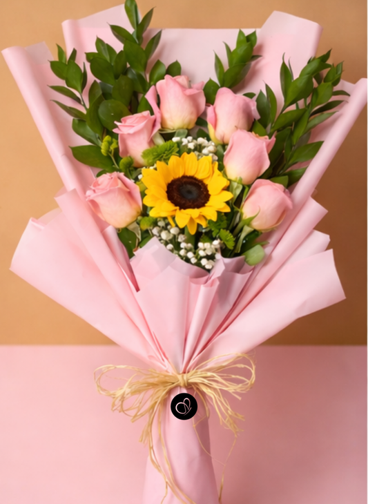 Ramo de rosas rosadas con girasol y envoltura coreana premium